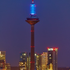 Europaturm leuchtet bis zur Europawahl im Blau der EU