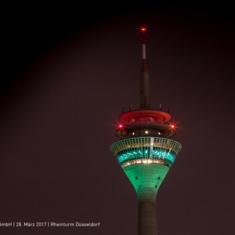 Der Düsseldorfer Fernsehturm wurde zum Start von DVB-T2 HD und freenet TV grün beleuchtet