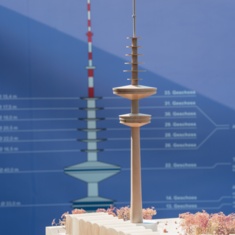 Hamburger Fernsehturm als Modell dargestellt