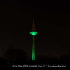 Der Düsseldorfer Fernsehturm wurde zum Start von DVB-T2 HD und freenet TV grün beleuchtet