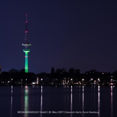 Der Düsseldorfer Fernsehturm wurde zum Start von DVB-T2 HD und freenet TV grün beleuchtet